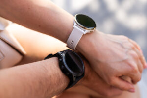 Smartwatch Garett kontra smartfon: kiedy zegarek staje się Twoim głównym narzędziem? 7 Smartwatch-sportowy-2.jpg